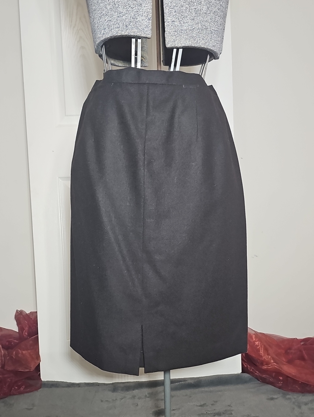 Morton Bernard Women’s Vintage Wool Blend Skirt in Charcoal Gray Size 8